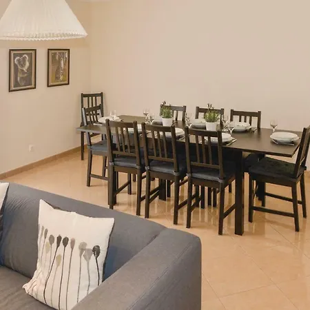 بيت للعطل Five-bedroom Holiday In Miragaia